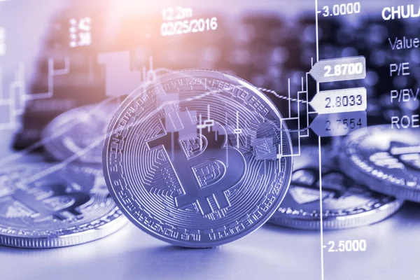 Exchange의 현대 방법입니다. Bitcoin은 글로벌 편리한 결제 — 스톡 사진