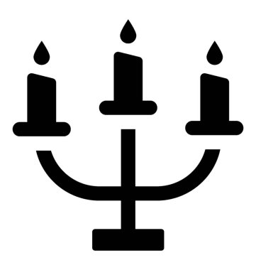 Mumluk üzerinde yanan mumlar 