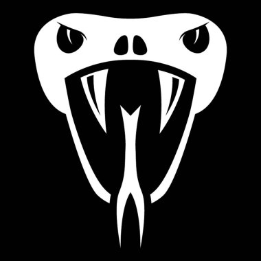 Saldırmak için bir korkunç yılan ağzını açtı 