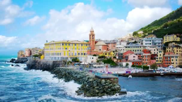 Coloridos paisajes italianos riviera de Génova Nervi Porticciolo - Liguria ciudad - Italia — Vídeo de stock