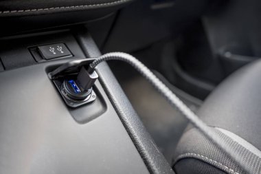 USB kablo araba çift şarj çakmak soketi