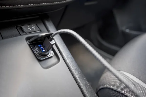 USB kablo araba çift şarj çakmak soketi