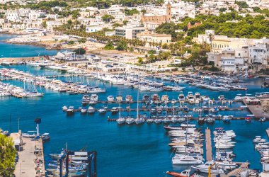 Santa Maria Leuca Apulia: Salento bölge Lecce İtalya marina demirledi tekne