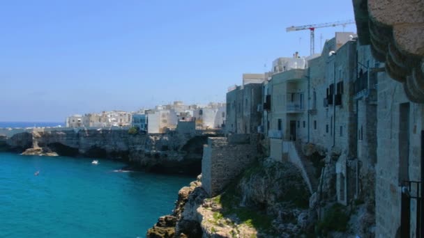 Море Скеля село до прибуття - Bari - Апулії - Італія — стокове відео