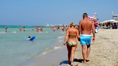 : Salento tatil yapımcıları yürüyüş kıyı Torre San Giovanni kristal suları Ionian sea beach