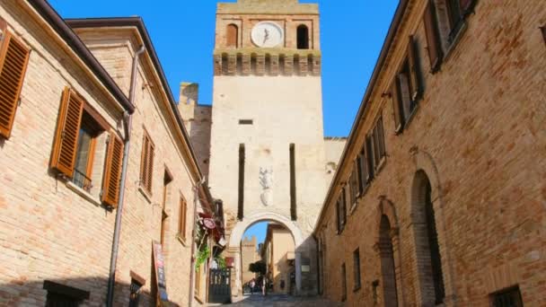 Entrada del pueblo de Gradara Pesaro - Marcas - Italia — Vídeos de Stock