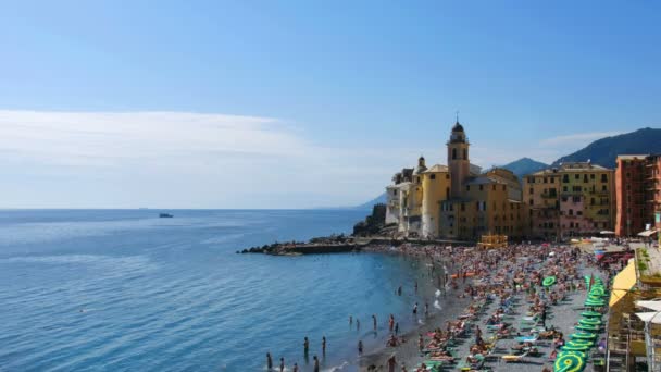意大利海滩景观全景 暑假在意大利里维埃拉海岸线风景秀丽的海景 — 图库视频影像