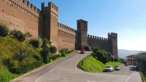 Итальянский замок Градара Марке — стоковое видео