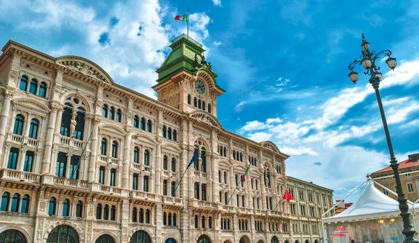 Edifício municipal de Trieste na Piazza Unita D Italia - Friuli Venezia Giulia - Itália — Fotografia de Stock