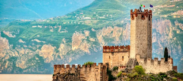 卡斯特罗·斯卡利盖罗·迪马尔塞辛在维罗纳意大利城堡全景 — 图库照片