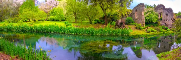 Panoramischer Traumfluss verzauberte Burgruinen Garten Märchen Nymphengarten — Stockfoto