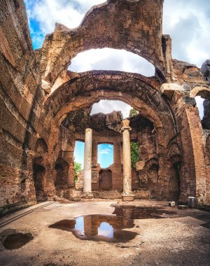 Tivoli Villa Adriana çatısız Roma Tapınağı Roma Lazio Hadrians Villa Grand Thermae veya Grandi Terme hiçbir tavan - Unesco arkeolojik İtalya