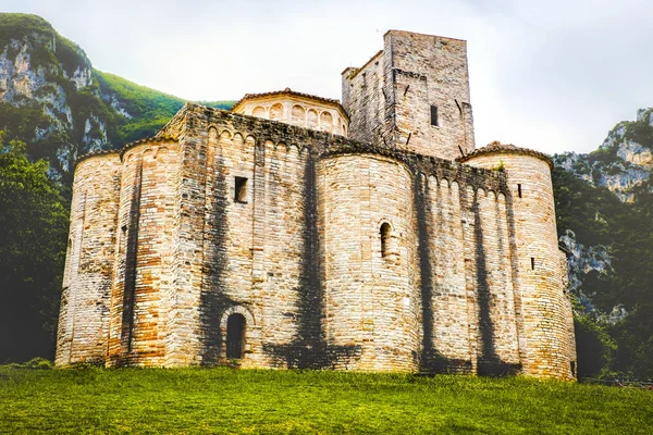 San Vittore apátság Genga-Marche-Olaszország — Stock Fotó