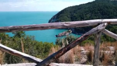 İtalya 'nın Puglia bölgesindeki Gargano kıyı şeridi - Güney İtalya