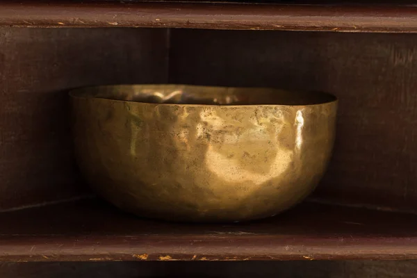 Büyük Tibet şarkı kase. Meditasyon için Araçlar.