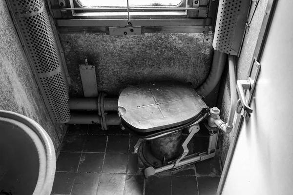 Tuvalet tuvalet eski tren ile. Demiryolu Müzesi mühendislik