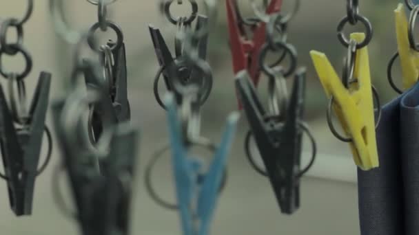 Produktionsphasen Eines Männeranzugs Kleiderbügel Für Die Sakko Teile Moderne Bekleidungsfabrik — Stockvideo