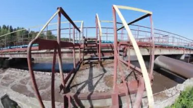 Merdiven çıkma. Su arıtma tesisleri yapısını.