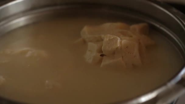 Vídeo Sobre Producción Casera Queso Masa Queso Cocina Una Cacerola — Vídeos de Stock