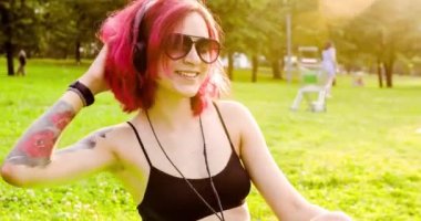 Yeşil Park şık modern kadın