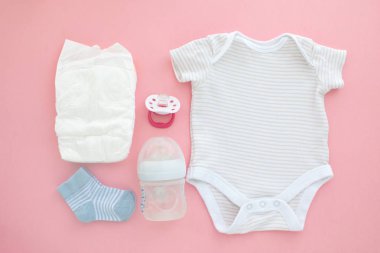 Unisex yeni doğan bebek ihtiyaçları, üstten görünüm