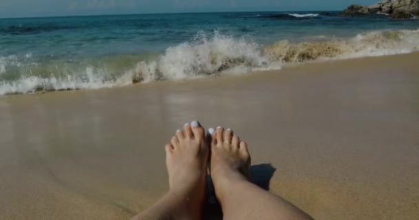 Feet in the sand on the beach — Stock Video