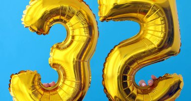 Altın folyo sayısı 35 kutlama balonu mavi