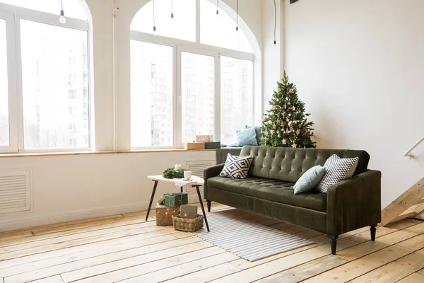 Noel için dekore edilmiş rahat oda — Stok fotoğraf