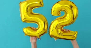 Altın folyo numarası 52 kutlama balonu