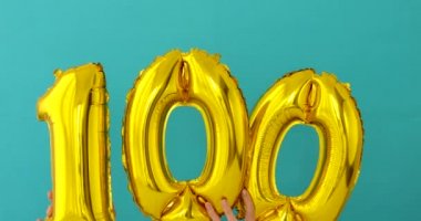 Altın folyo numarası 100 kutlama balonu