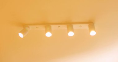 LED ışık tavan açma yakın çekim