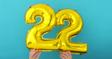 Altın folyo sayısı 22 yirmi iki kutlama balonu