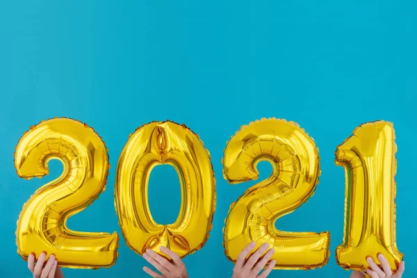 Gold foil number 2021celebration balloon — Stock Photo, Image