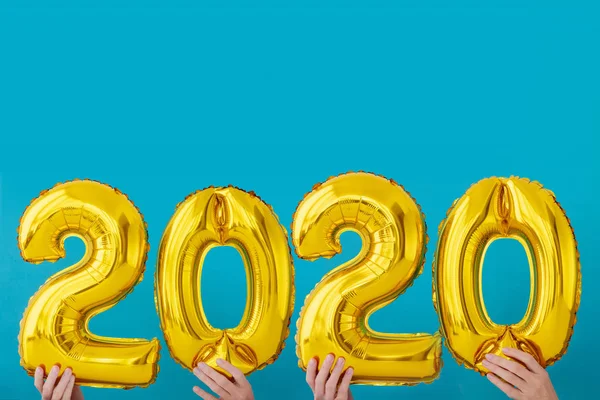 Gold foil number 2020 celebration balloon — Stock Photo, Image