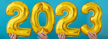 Altın folyo sayısı iki bin ve yirmi üç 2023 kutlama
