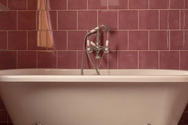 Boş akrilik banyo ve el banyosu.