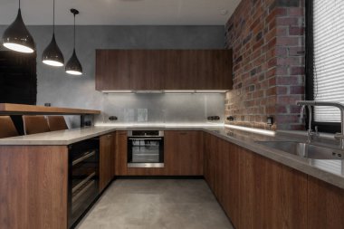 Basit, modern mutfak tasarımı.