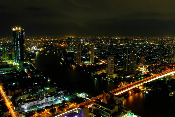 Stadtbild Bangkoks bei Nacht — Stockfoto