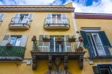 Sorrento, İtalya - 7 Mart 2018: Tipik İtalyan evde Sorrento İtalya'nın Güney