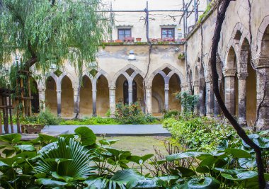 Sorrento, İtalya - 7 Mart 2018: Veranda Sorrento, St Francis Kilisesi