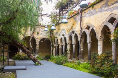 Sorrento, İtalya - 7 Mart 2018: Veranda Sorrento, St Francis Kilisesi