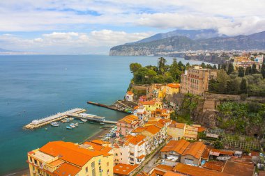 Sorrento, İtalya - 7 Mart 2018: Sorrento görünümü gözlem güverte