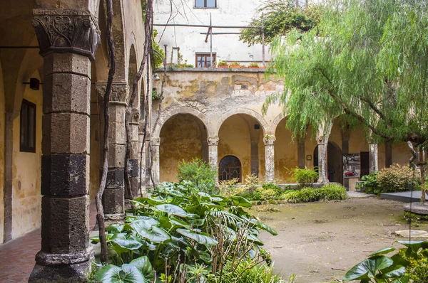 Sorrento Itália Março 2018 Pátio Igreja São Francisco Sorrento — Fotografia de Stock