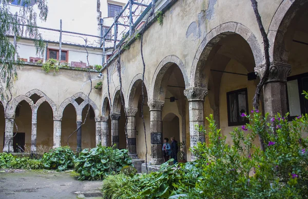 Sorrento Itália Março 2018 Pátio Igreja São Francisco Sorrento — Fotografia de Stock