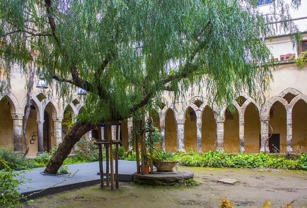 Sorrento Itálie Března 2018 Nádvoří Kostela Svatého Františka Sorrento — Stock fotografie