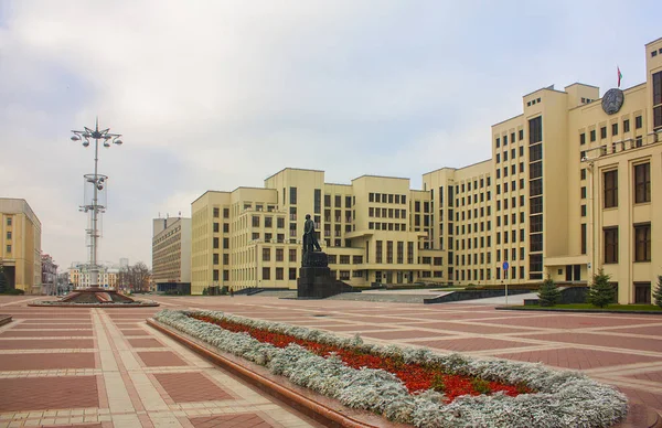 Minsk Noviembre 2017 Edificio Casa Gobierno Monumento Lenin Minsk Bielorrusia —  Fotos de Stock