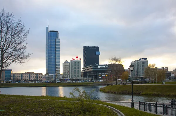 Minsk Noviembre 2017 Vista Ciudad Minsk Desde Terraplén Del Río — Foto de Stock