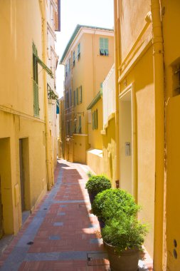 Monaco, Monaco-Ville - 22 Haziran 2018: Sokaklar ve binalar Monako eski şehirde