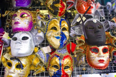 Venice, İtalya - 13 Ekim 2017: Venice Haritayı durumda, Venedik Karnavalı maskeleri