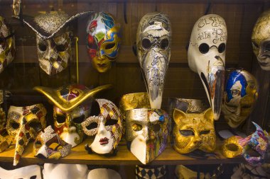 Venice, İtalya - 13 Ekim 2017: Venice Haritayı durumda, Venedik Karnavalı maskeleri